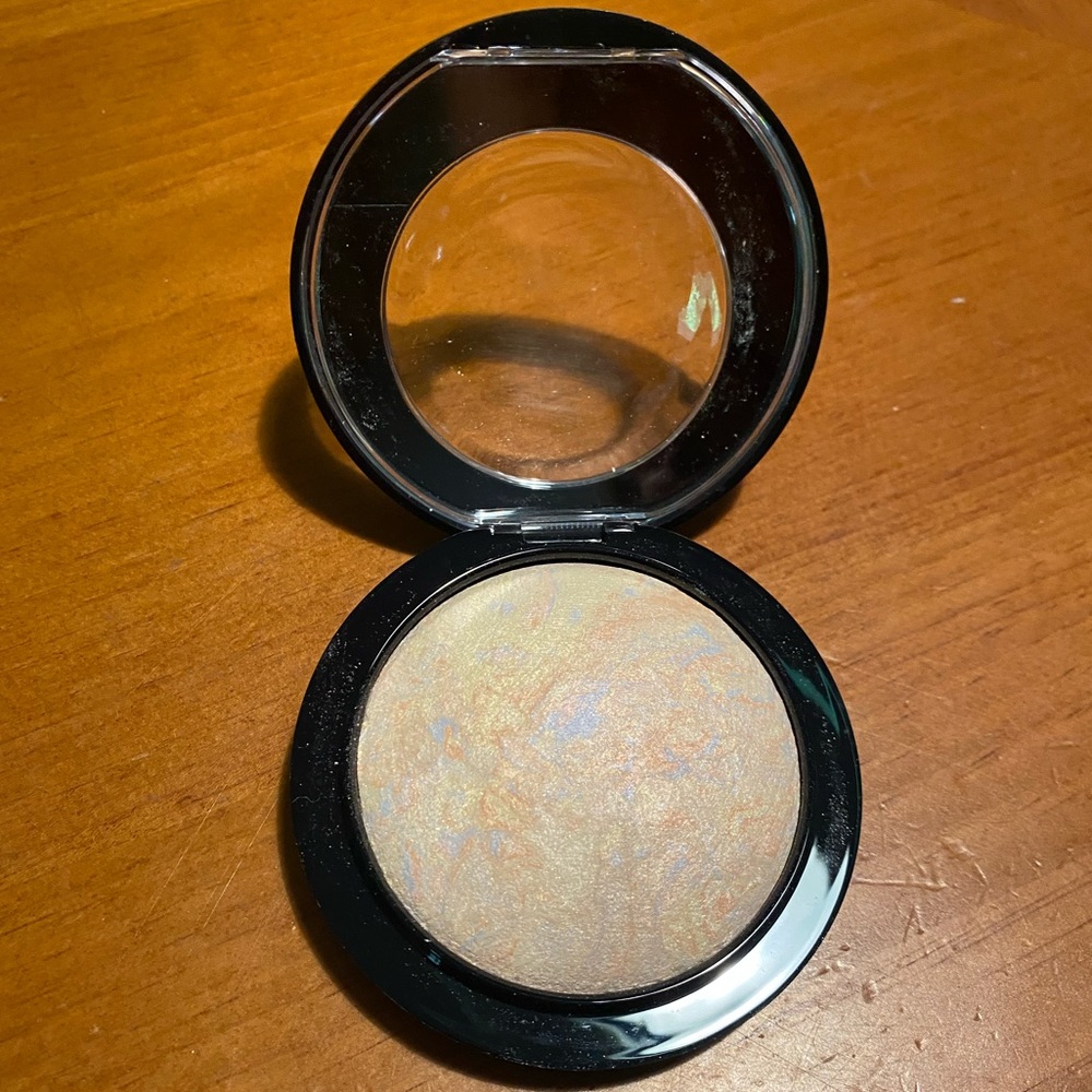 MAC Mineralize Skinfinish Powder Highlighter - Picture 7 of 17